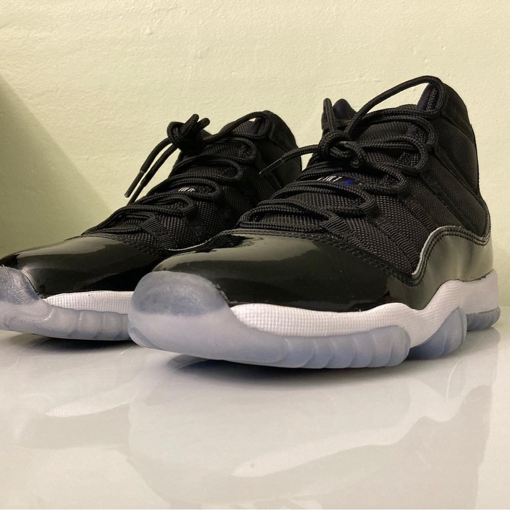 Jordan 11 Space Jam Shoes // Size 6y/7.5W